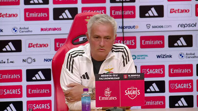 Mourinho: «Era um desgaste extra ver Sporting e FC Porto a ganhar, quase a tropeçar e não tropeçavam»