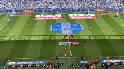 Santa Clara faz guarda de honra e FC Porto mostra camisola da próxima época