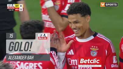 Tomás Araújo ganha de cabeça ao primeiro poste e Bah faz a emenda: o segundo golo do Benfica frente ao Estoril