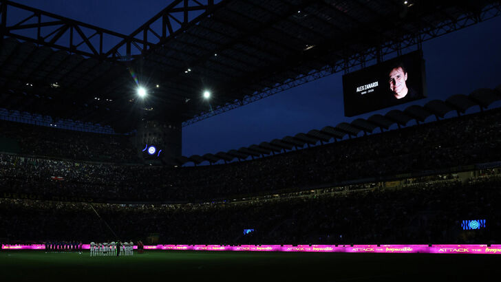 Alex Zanardi homenageado em San Siro