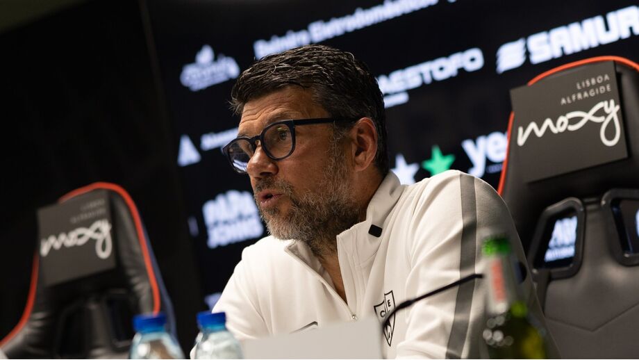 Cristiano Bacci faz primeira antevisão no comando do Estrela da Amadora