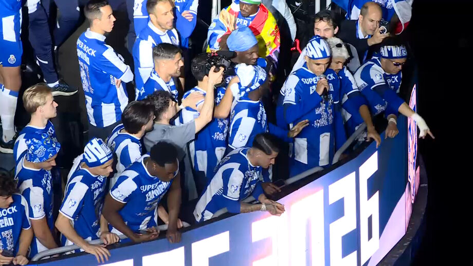 Médio do FC Porto a fazer lembrar o jogador do Sporting na época passada no Marquês