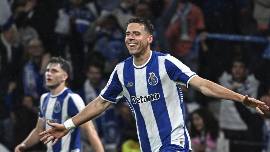 Bednarek festeja