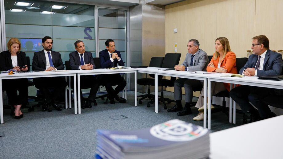 Reunião entre Pedro Proença e o Governo, com a presença de Reinaldo Teixeira e Helena Pires