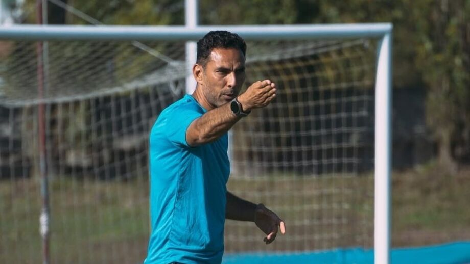 Carreira de Danielson no futebol sénior arrancou como adjunto no Marinhense