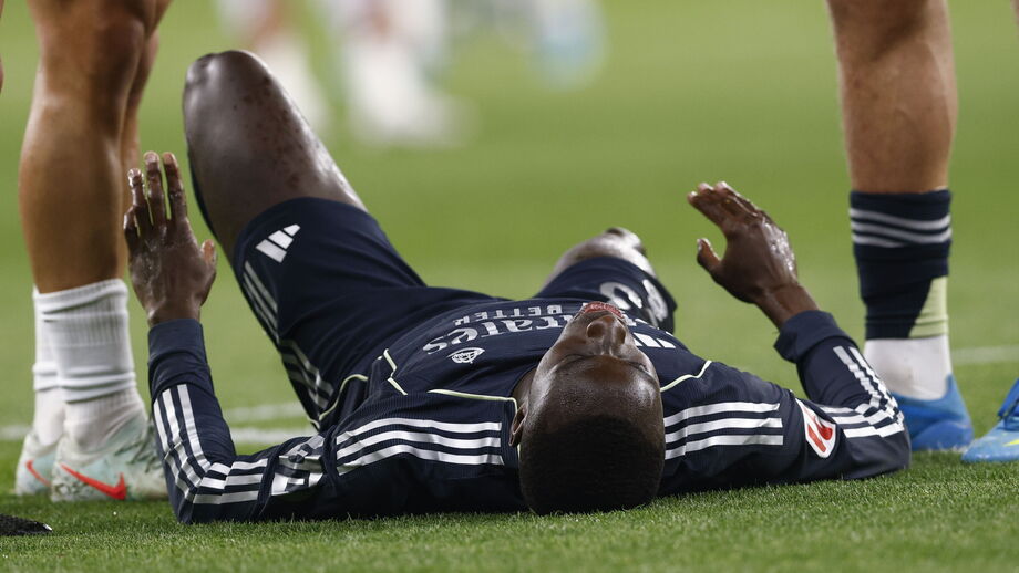 Ferland Mendy enfrenta longa paragem por lesão