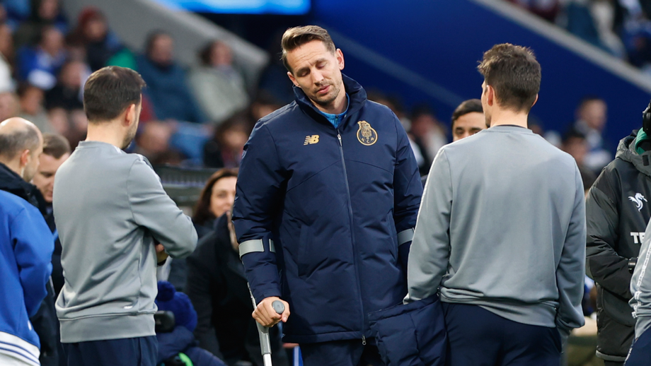 Luuk de Jong continua a recuperar de uma grave lesão