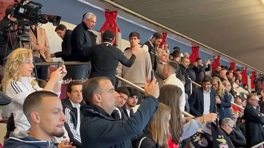 Central da equipa principal das águias está nas bancadas