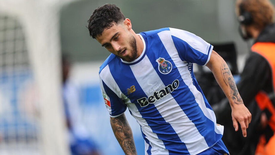 FC Porto estuda plano para regresso de Alarcón
