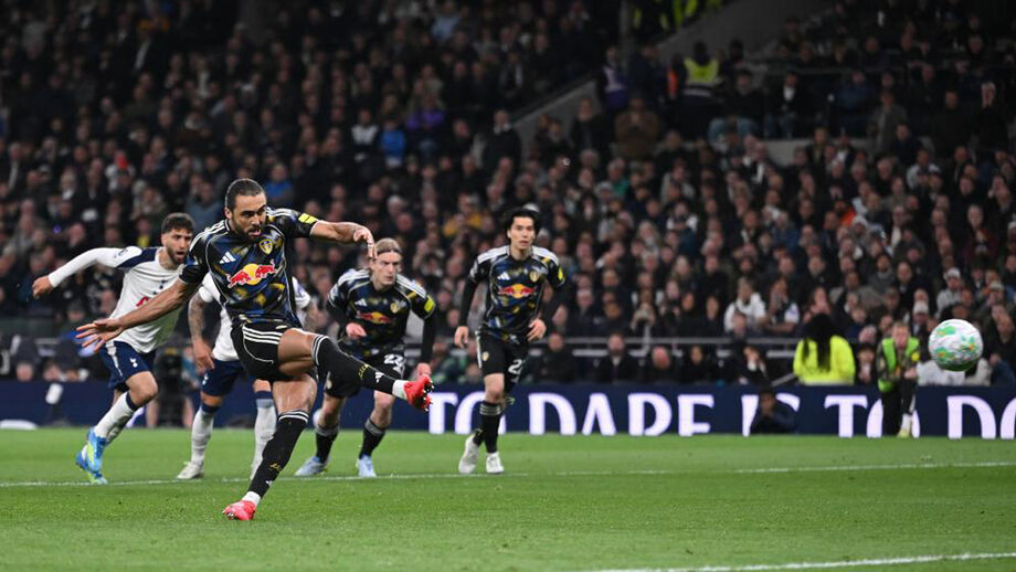 Calvert-Lewin marcou o golo do Leeds frente ao Tottenham