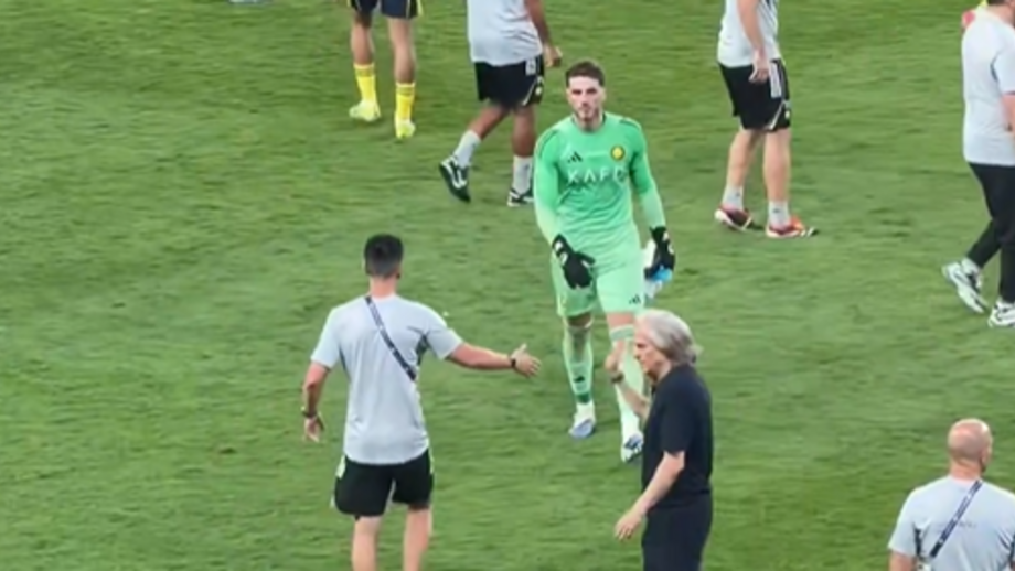 Equipa do treinador português sofreu golo do empate com o Al Hilal a 12 segundos do final