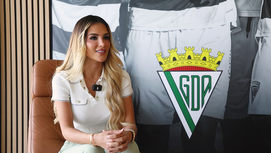 Empresária em entrevista a Record