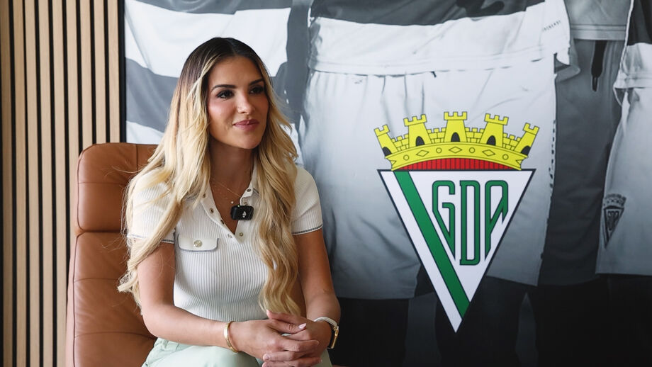 Empresária em entrevista a Record