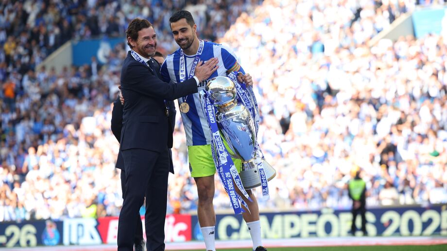 Villas-Boas e Diogo Costa celebram o título de campeão 2025-26 do FC Porto