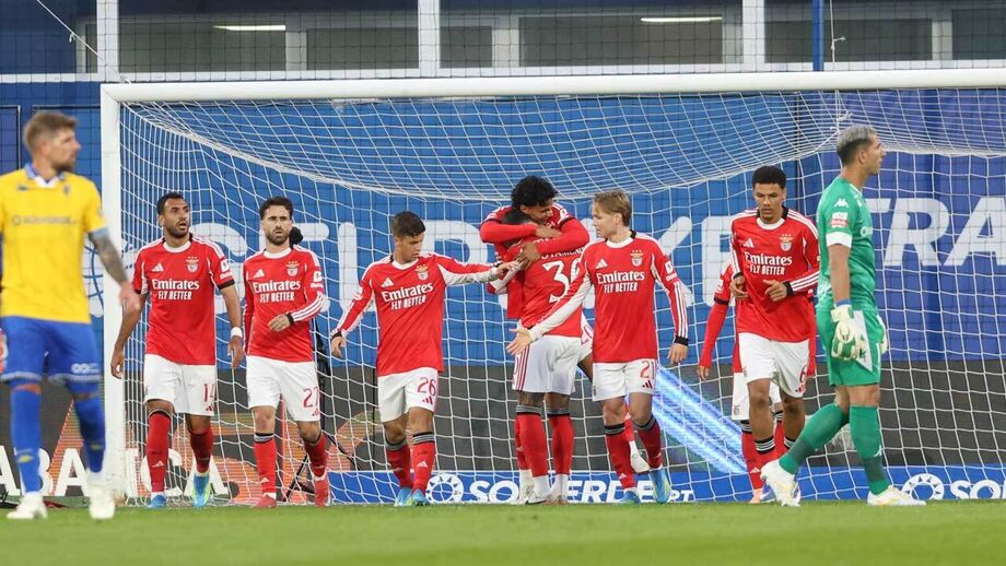 Ríos marca no Estoril-Benfica