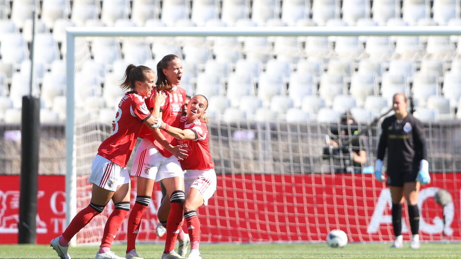 Caroline Moller resolveu a final com um bis na 1.ª parte
