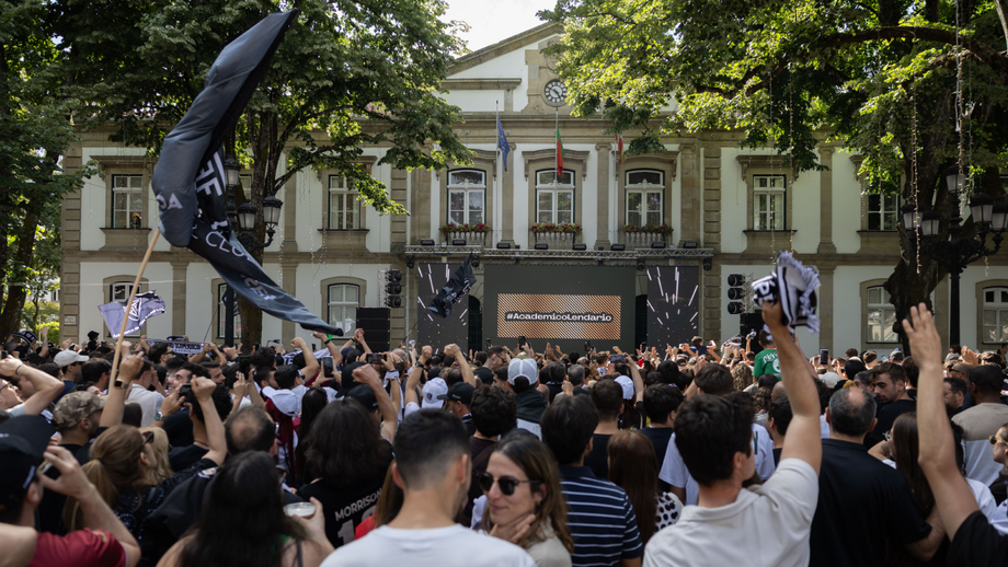 Adeptos do Ac. Viseu festejam subida à 1.ª Liga