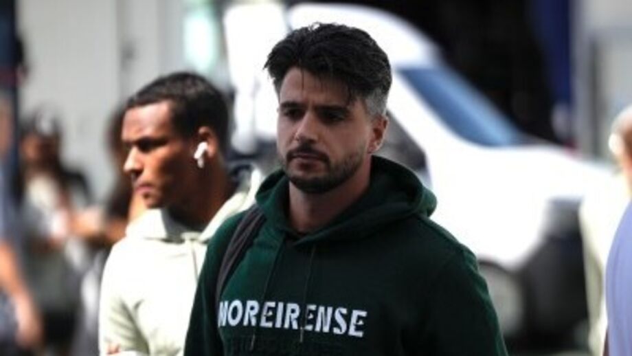Henrique Abreu, analista, assume o comando dos sub-23.
