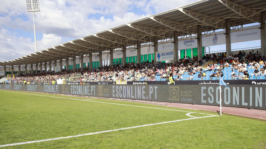 Bancada central nascente do Estádio Municipal de Rio Maior