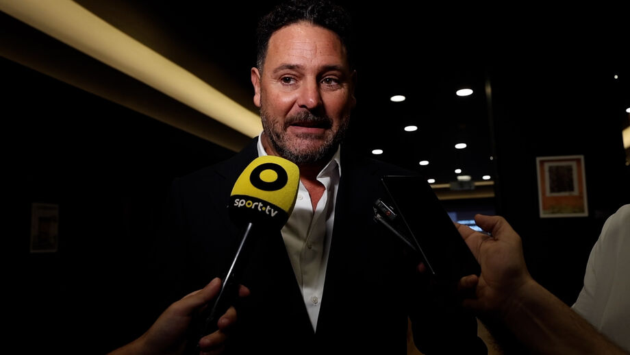 Conselheiro da direção do Betis esteve em Lisboa e falou de um "grande guarda-redes"
