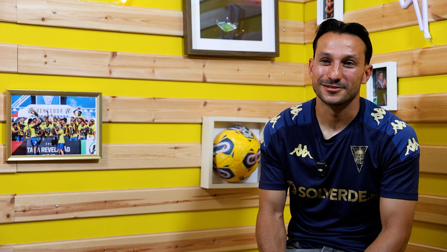 Entrevista Record ao jogador do Estoril, rei das assistências da Liga em 2025/26