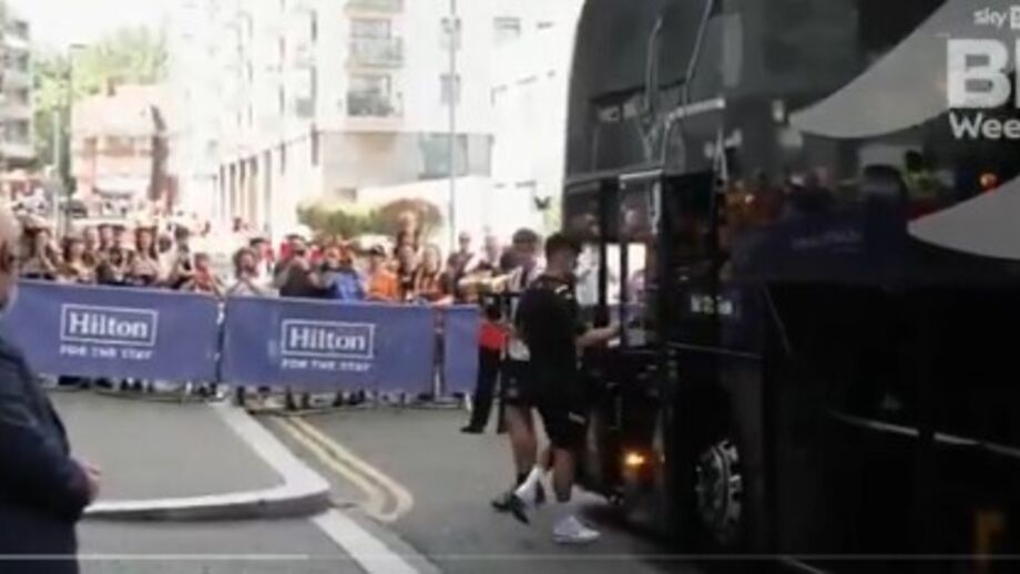 Autocarro do Hull City atacado