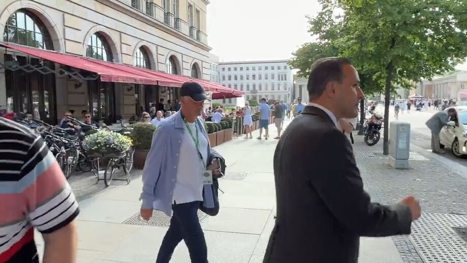 Mourinho assiste à final da Taça da Alemanha, entre o Estugarda e o Bayern