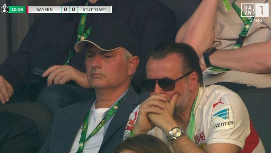 Mourinho assiste à final da Taça da Alemanha entre Bayern Munique e Estugarda