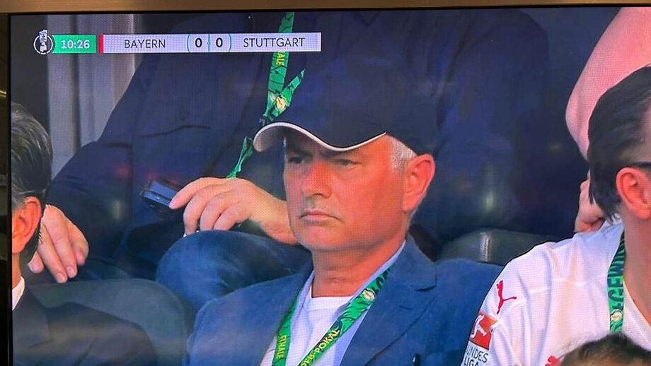 Mourinho assiste à final da Taça da Alemanha entre Bayern Munique e Estugarda