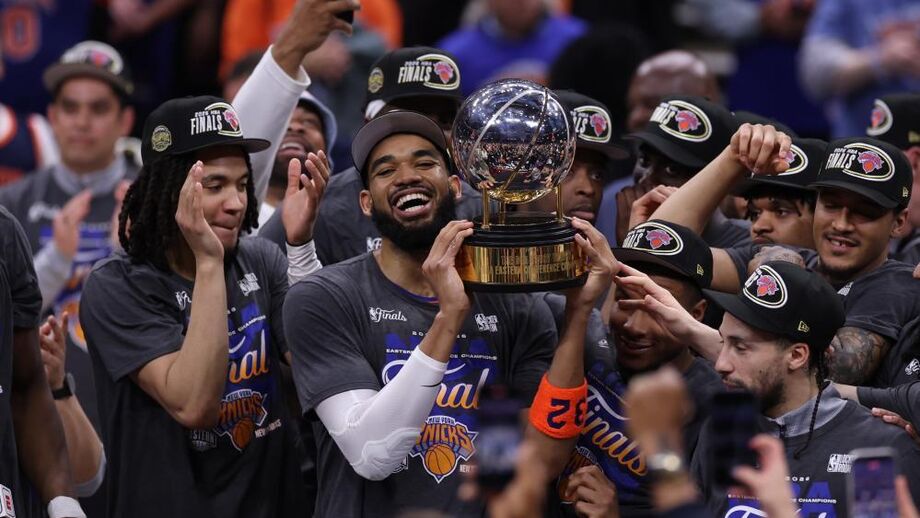 Jogadores dos Knicks celebram título de campeões no Este