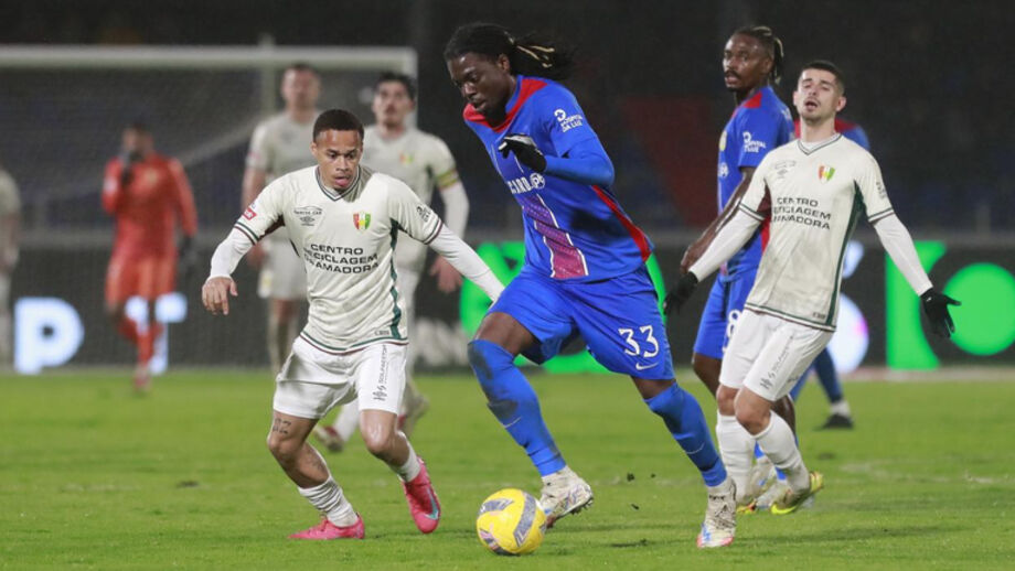 Bastien Meupiyou esteve em grande no Alverca