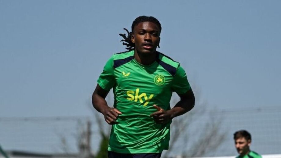 Jaden Umeh estreia-se na seleção da Irlanda, no jogo contra o Qatar.
