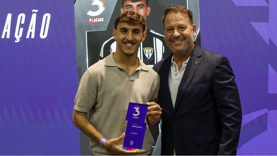 Tiago Ventura eleito o Jogador Revelação da Liga 3