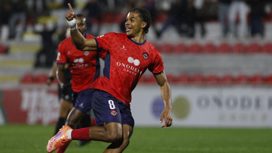Médio pertence ao Estoril e esteve emprestado à Oliveirense