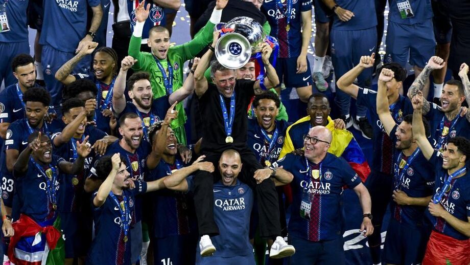 O Paris Saint-Germain celebra a vitória 