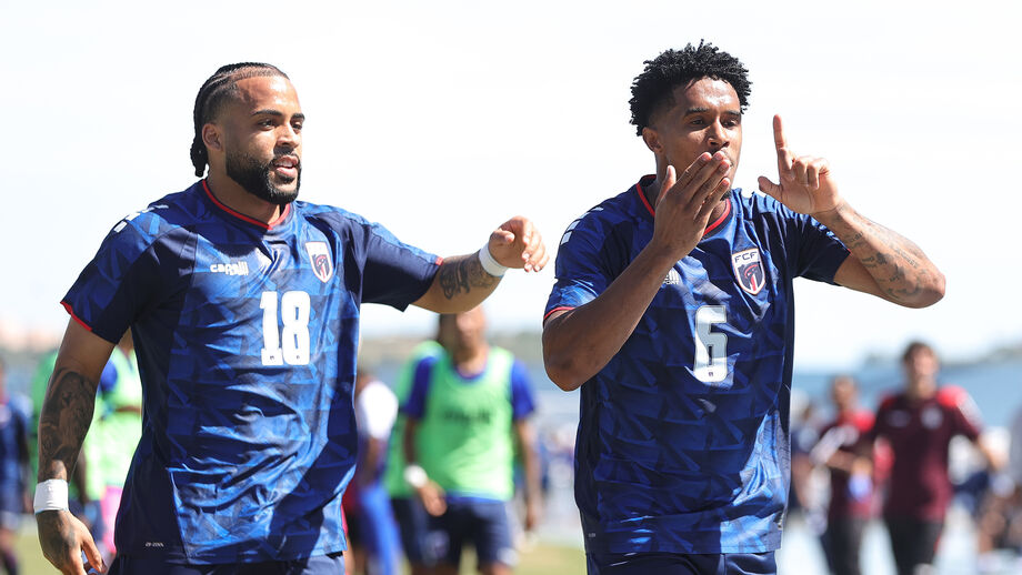 Telmo Arcanjo e Kevin Pina celebram um dos golos de Cabo Verde