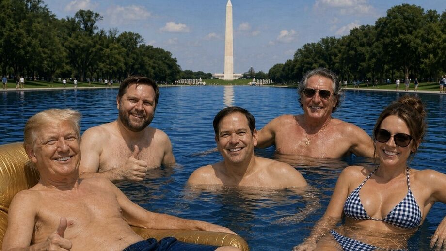 Donald Trump e apoiantes relaxam numa piscina em frente ao monumento de Washington