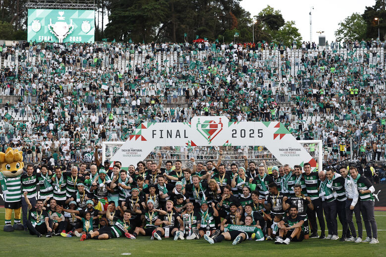 Plantel e staff festejaram com os adeptos a 17.ª Taça de Portugal em 2025