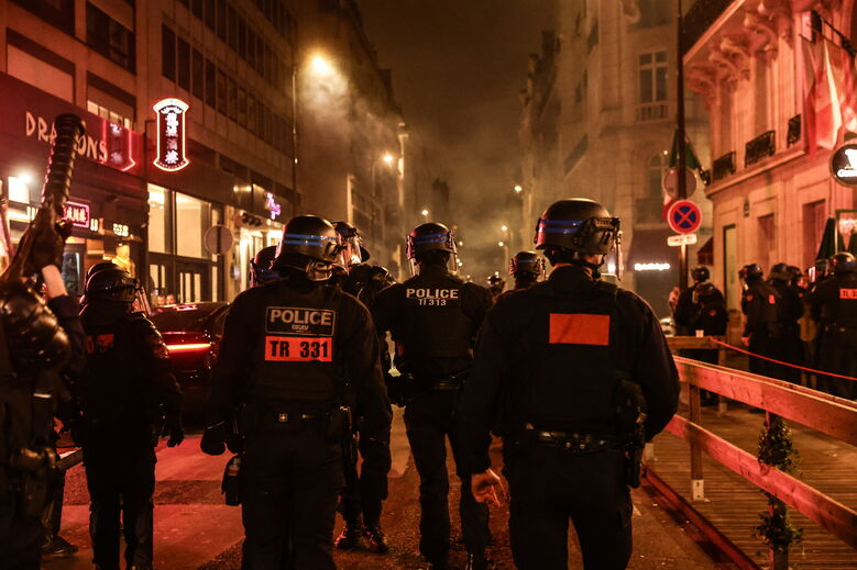 Festejos do PSG terminam com 127 detidos e 11 feridos