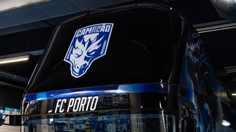 FC Porto adiciona referência ao título de campeão ao autocarro