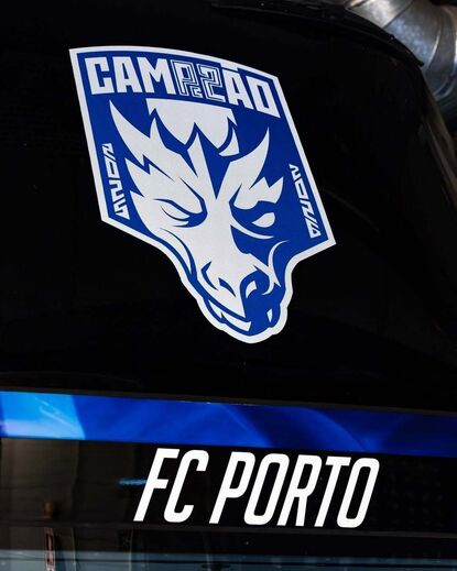 FC Porto adiciona referência ao título de campeão ao autocarro