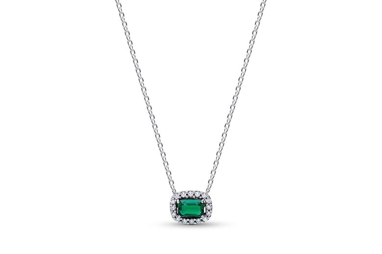 Colar PANDORA Emerald Green da coleção Primavera 2026