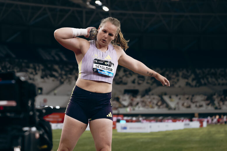 Jessica Schilder ganhou no peso com um grande recorde pessoal