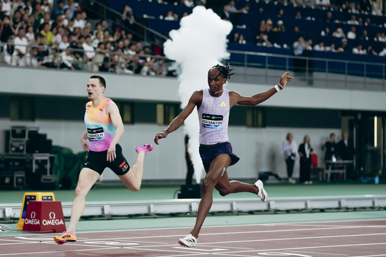Alison dos Santos venceu os 300m barreiras