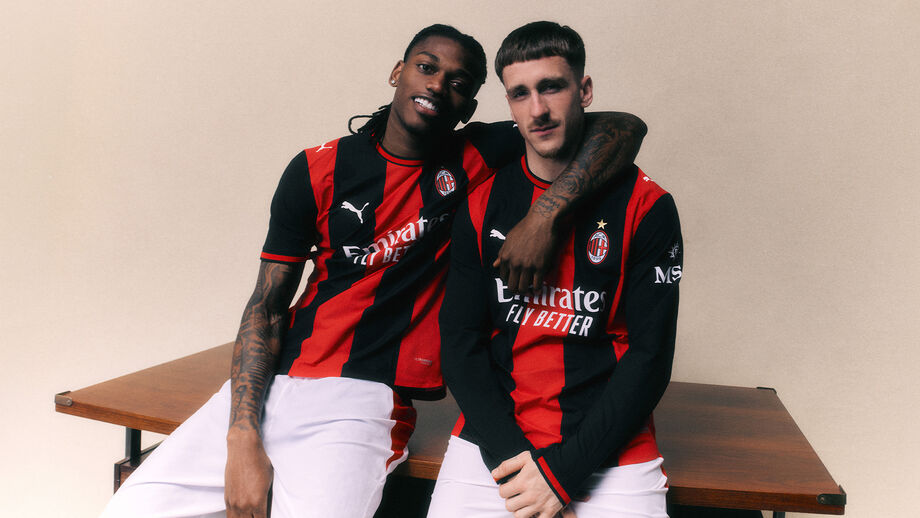 Rafael Leão em destaque no novo equipamento do AC Milan para 2026/27