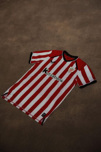 A nova (e polémica) camisola principal do Athletic Bilbao para 2026/27