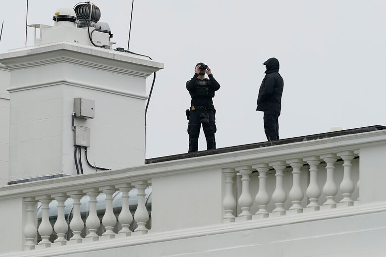 Serviços Secretos investigam suspeito 'obcecado' pela Casa Branca após disparos
