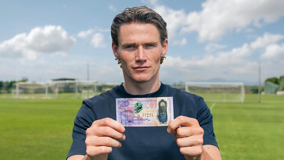 Banco da Escócia homenageia McTominay com nota de 20 libras