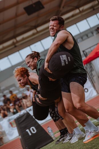 Atletas competem nos West Games, em Mafra, evento de fitness com 850 participantes