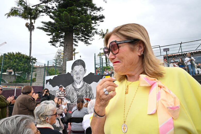 Dolores Aveiro emocionada